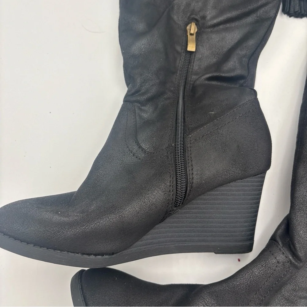 Elegant Black Wedge Boots‎